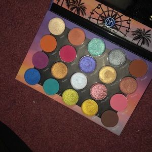 weekend festival palette by bh cosmetics